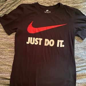 Men’s small Nike tee